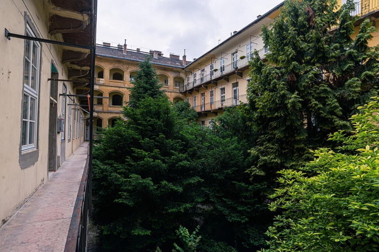 Joy Apartments On Kiraly Street Budapest Exterior foto